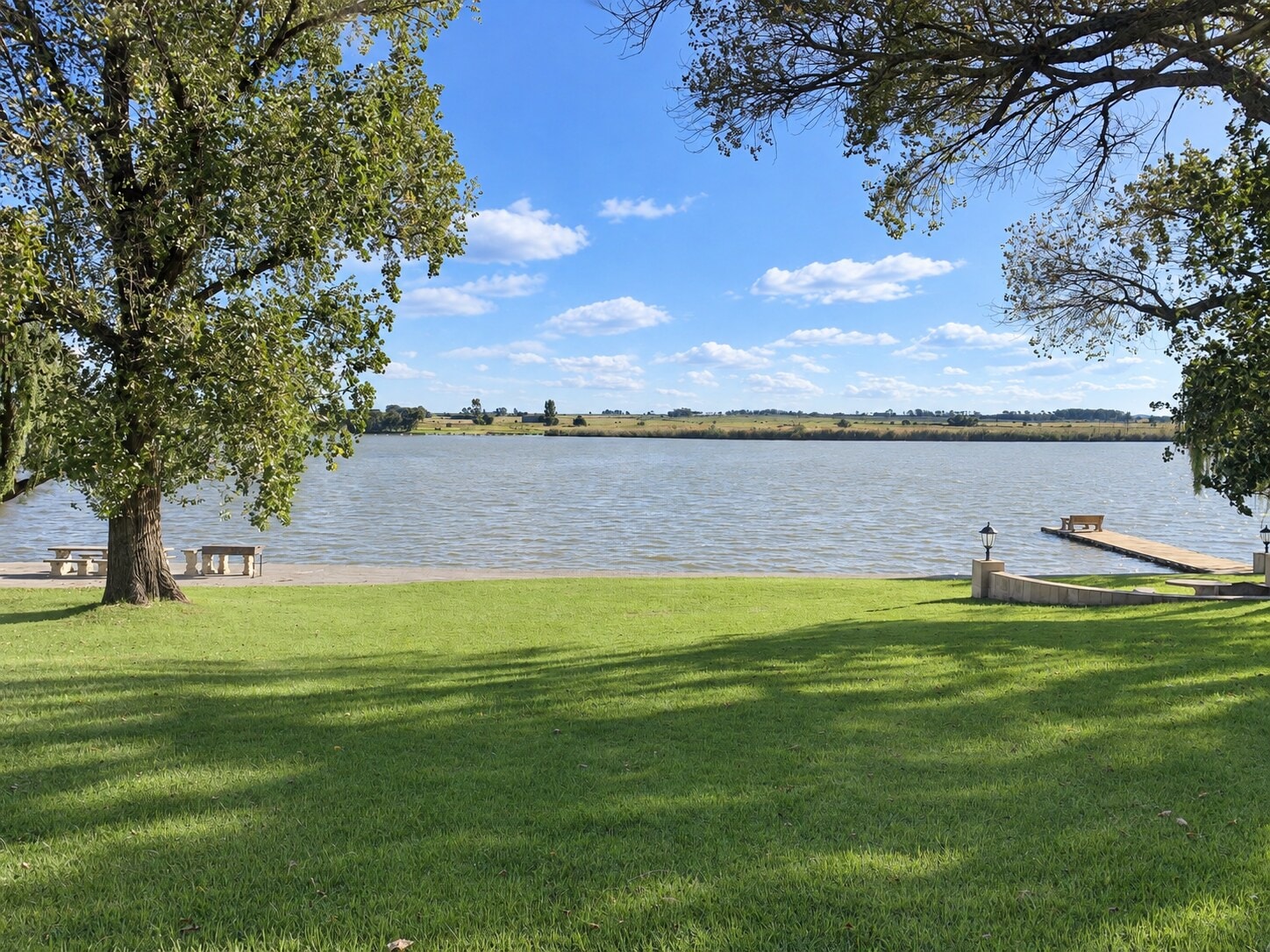 Lawns rolling down to the Vaal River at Cloudrift